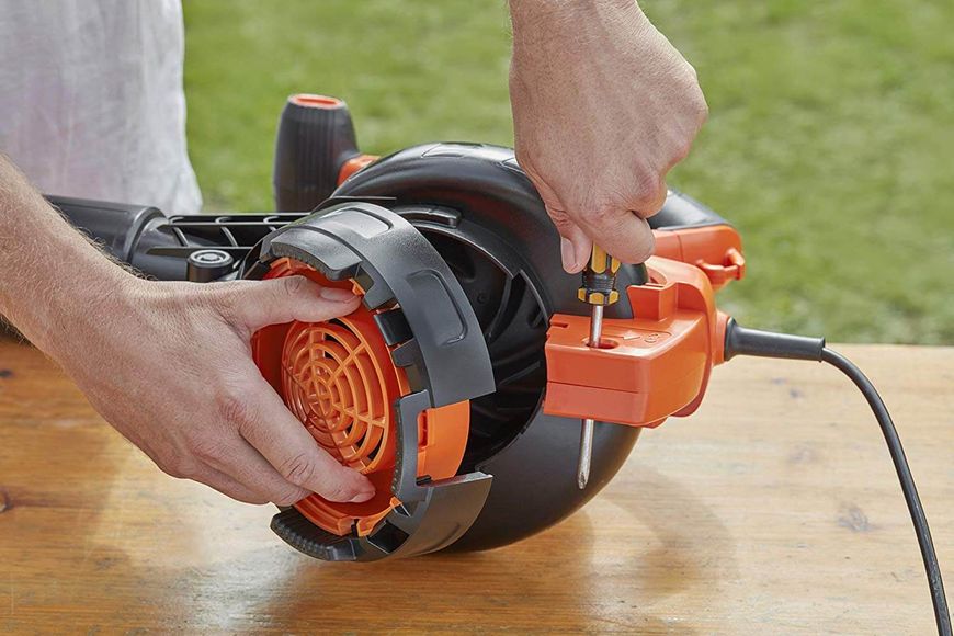 Садовый пылесос электрический BLACK+DECKER BEBLV300 16093 фото