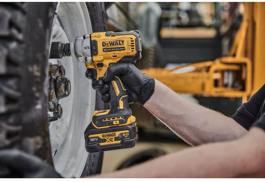 Гайковерт ударный аккумуляторный бесщёточный DeWALT DCF891P2G DCF891P2G фото