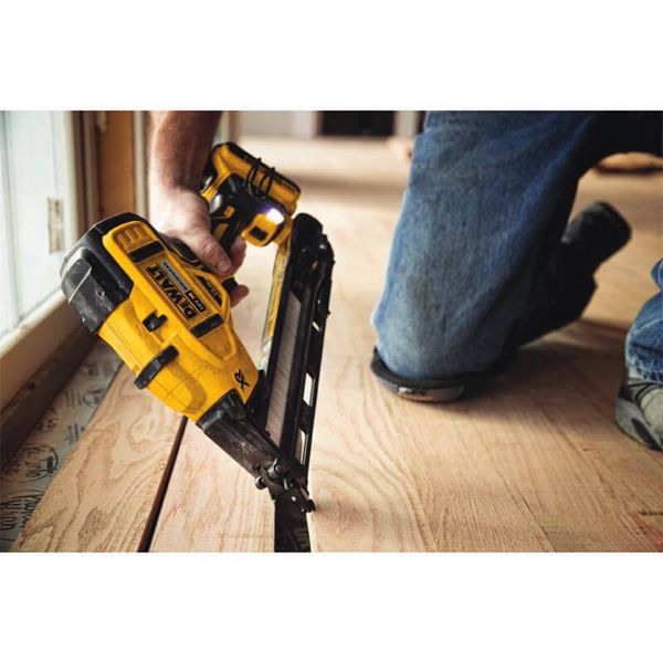 Пистолет гвоздезабивной аккумуляторный бесщёточный DeWALT DCN650N DCN650N фото