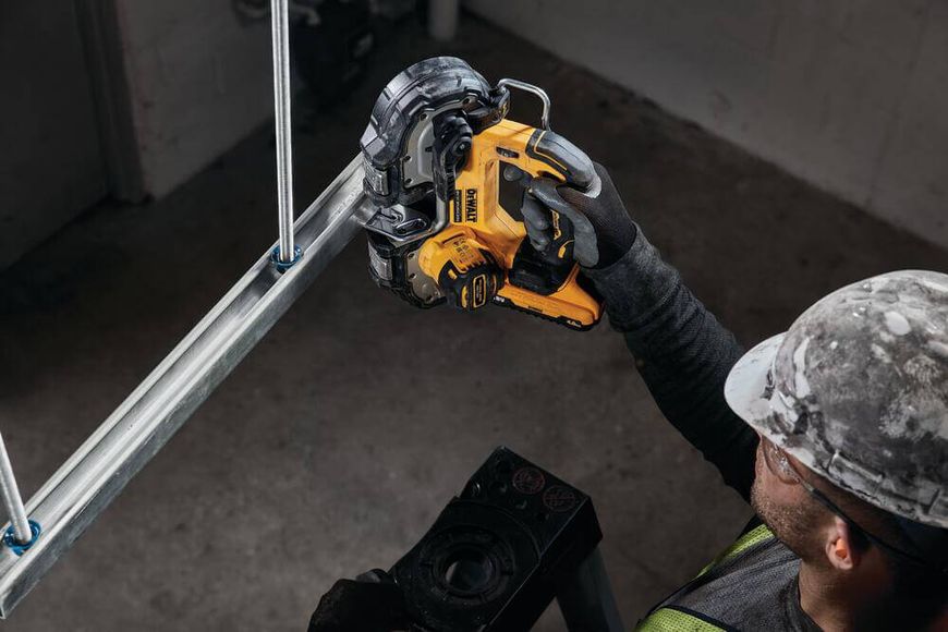 Пила ленточная аккумуляторная бесщёточная DeWALT DCS377NT DCS377NT фото