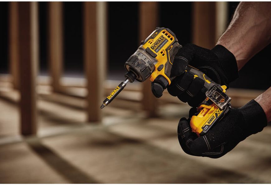 Шуруповерт аккумуляторный бесщеточный DeWALT DCF601D2 DCF601D2 фото