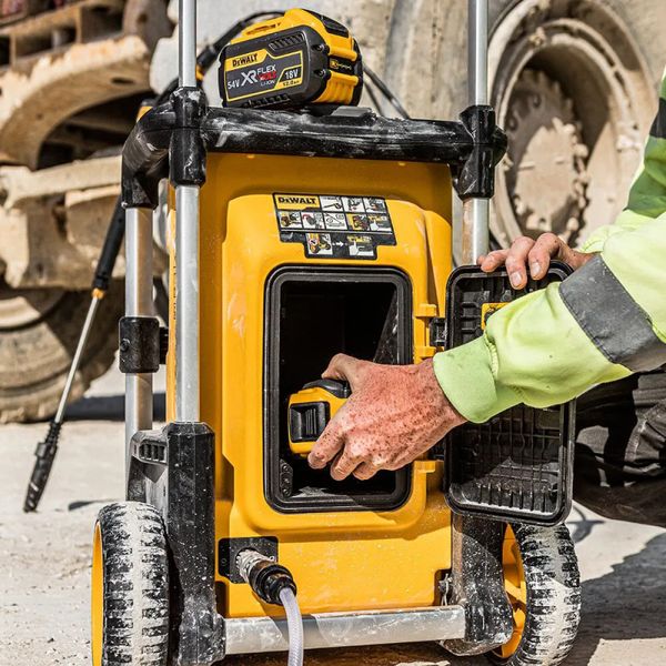 Мийка високого тиску акумуляторна безщіткова DeWALT DCMPW1600N DCMPW1600N фото