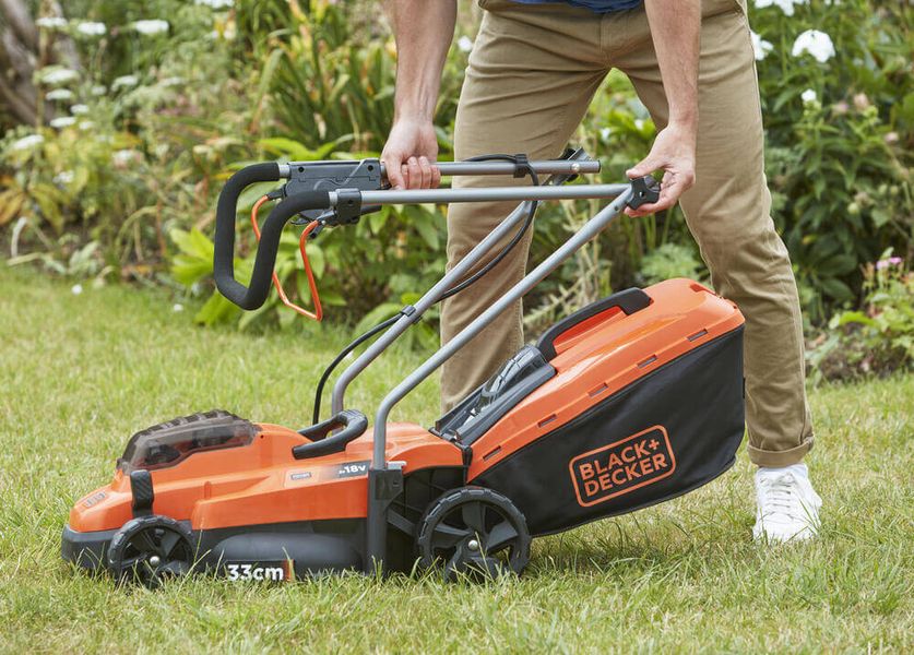 Газонокосилка аккумуляторная BLACK+DECKER BCMW3318L2 17436 фото