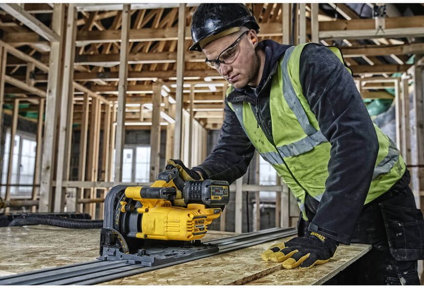 Пила дисковая погружная аккумуляторная DeWALT DCS520NT DCS520NT фото