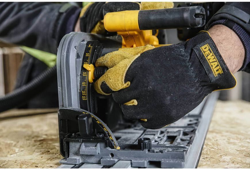 Пила дисковая погружная аккумуляторная DeWALT DCS520NT DCS520NT фото