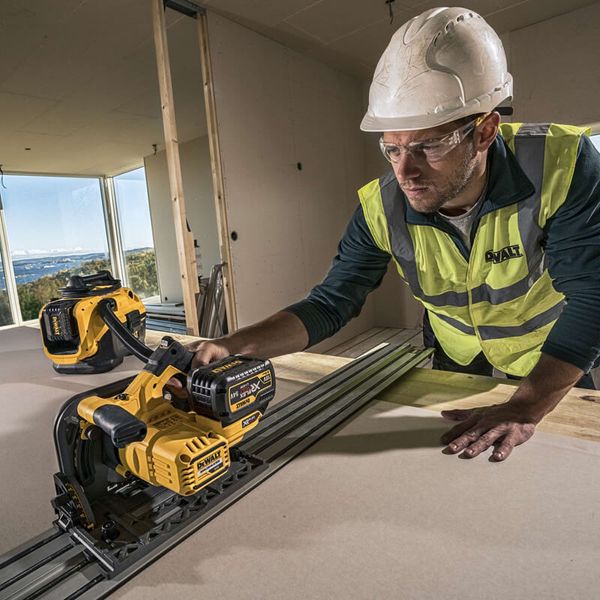 Пила дисковая погружная аккумуляторная DeWALT DCS520T2 DCS520T2 фото