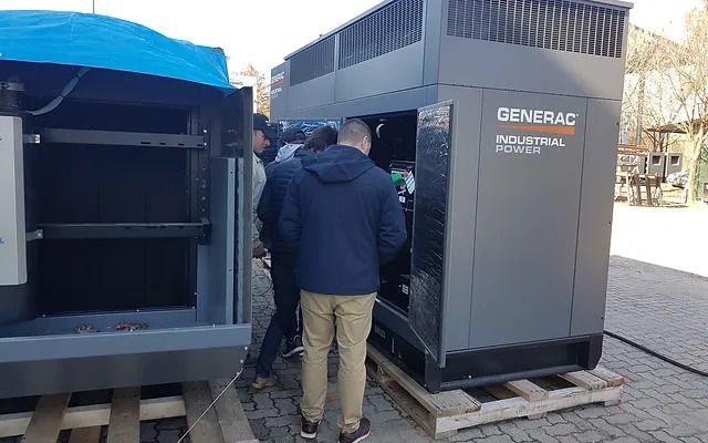 Газовий генератор з водяним охолодженням GENERAC SG 104 104 кВт 130 кВА, трифазний GENERAC SG 104 фото