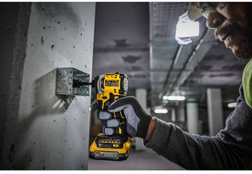 Шуруповёрт ударный аккумуляторный бесщёточный DeWALT DCF850E1T DCF850E1T фото