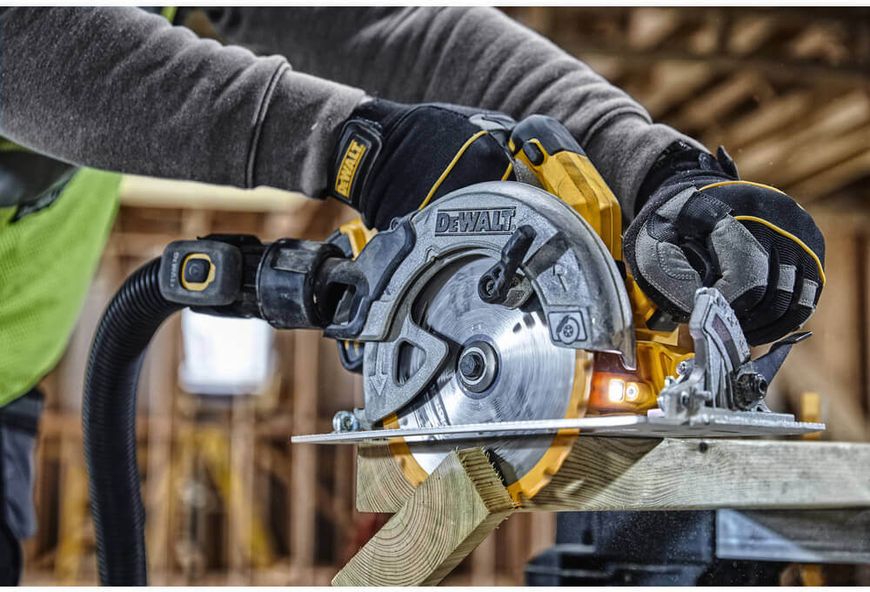 Пила дисковая аккумуляторная DeWALT DCS570N DCS570N фото