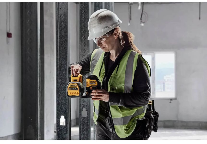 Уровень лазерный линейный DeWALT DCE088D1G18 DCE088D1G18 фото