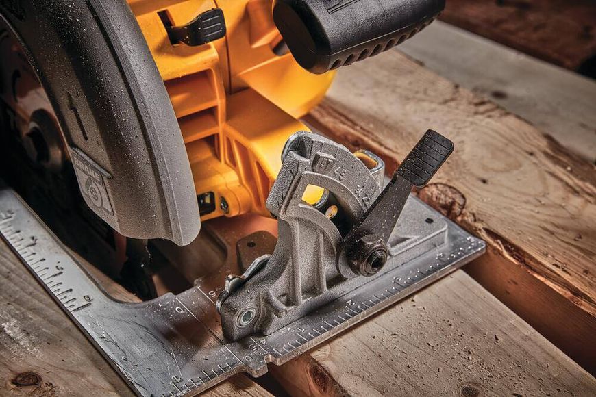 Пила дисковая аккумуляторная бесщеточная DeWALT DCS573T1 DCS573T1 фото