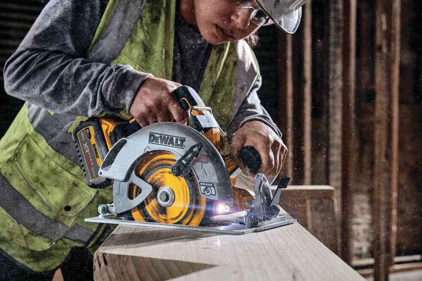 Пила дисковая аккумуляторная бесщеточная DeWALT DCS573T1 DCS573T1 фото