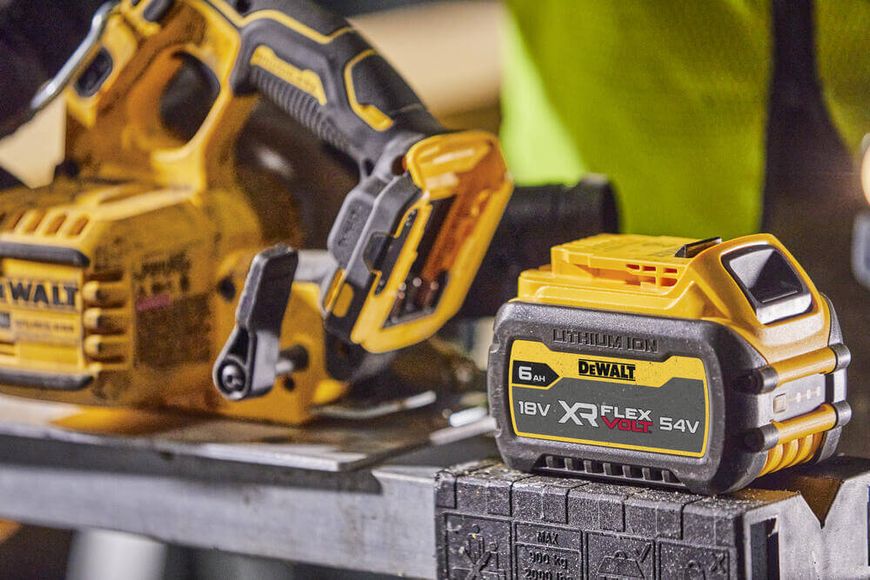 Пила дисковая аккумуляторная бесщеточная DeWALT DCS573T1 DCS573T1 фото