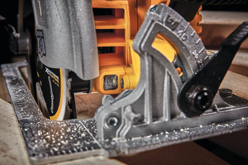 Пила дисковая аккумуляторная бесщеточная DeWALT DCS573T1 DCS573T1 фото