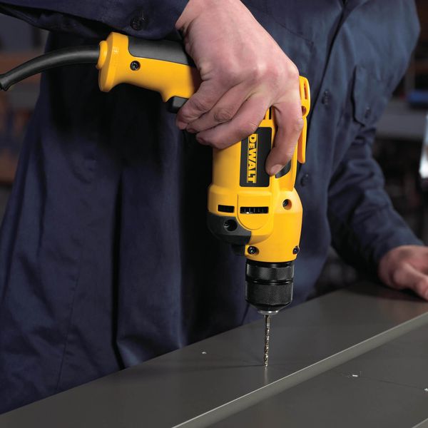 Дрель сетевая DeWALT DWD112S DWD112S фото