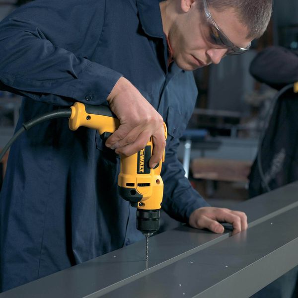 Дрель сетевая DeWALT DWD112S DWD112S фото