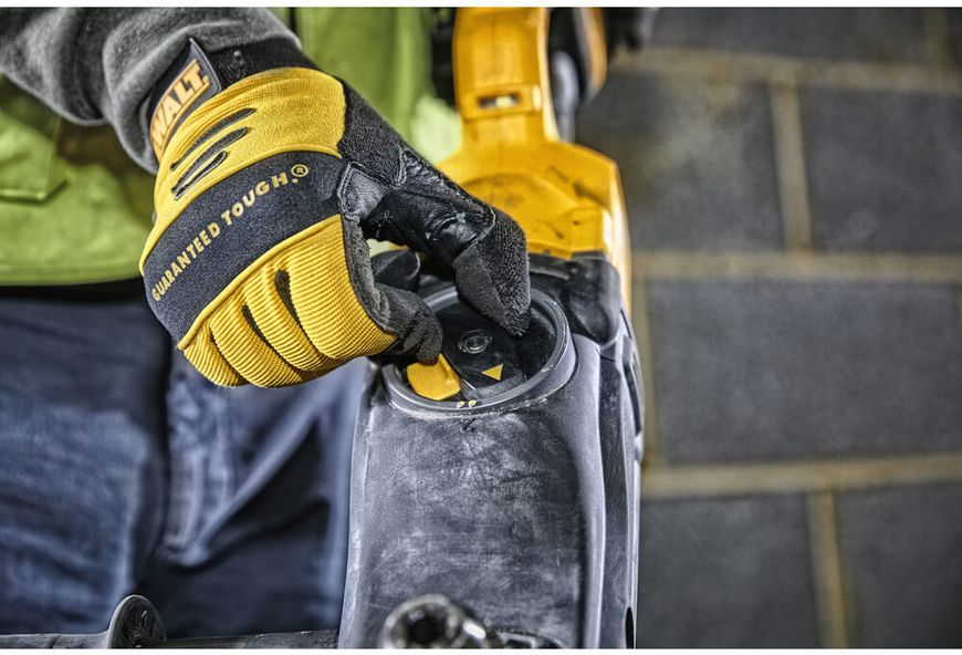 Дрель аккумуляторная бесщёточная DeWALT DCD470N DCD470N фото