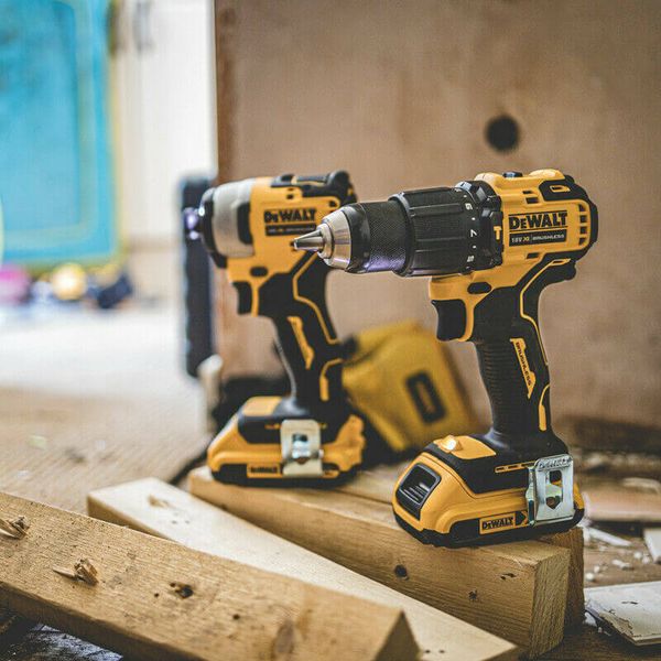 Набор из двух инструментов бесщеточных DeWALT DCK2062D2T DCK2062D2T фото